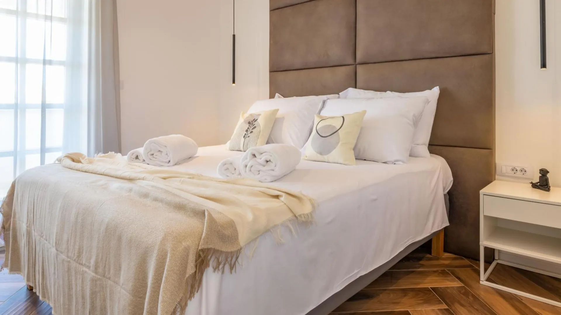 Villa Fiora, A Beautiful And Modern Villa With A Pool Lasci